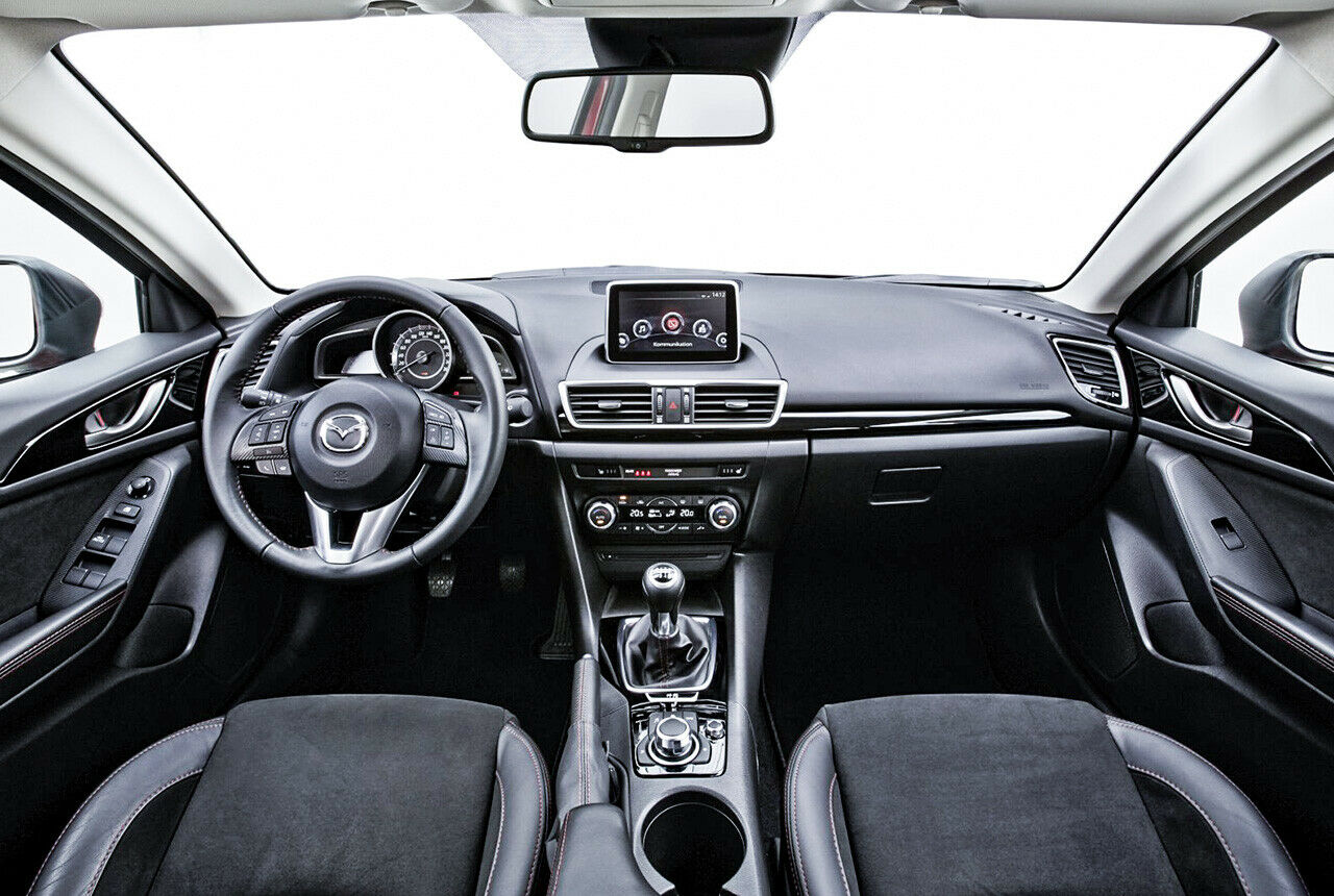 Gewohntes Ambiente im Innenraum des Mazda3, der Einstiegsdiesel ist ab der Center-Line-Ausstattung zu haben