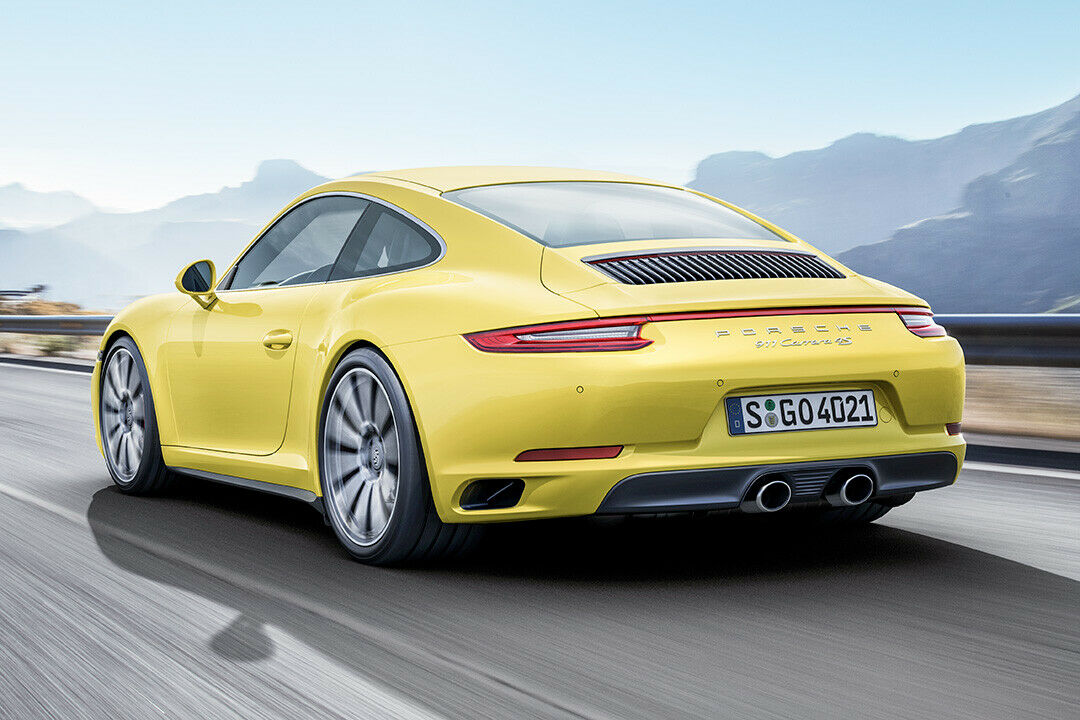 Heckdeckel und Entl&uuml;ftung kommen vom Hecktriebler. Leuchtband und eine 44 Millimeter breitere Karosserie haben nur die Allrad-Modelle