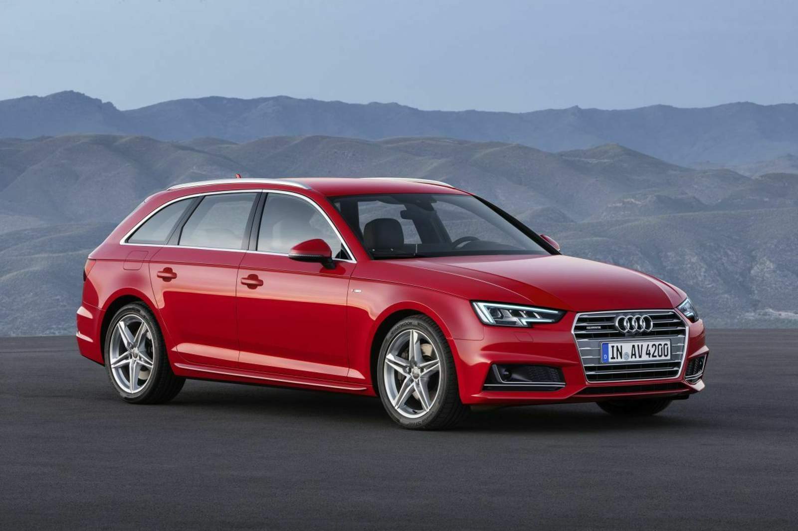 Zum Marktstart kostet der günstigste A4 Avant mit 150 Diesel-PS 36.900