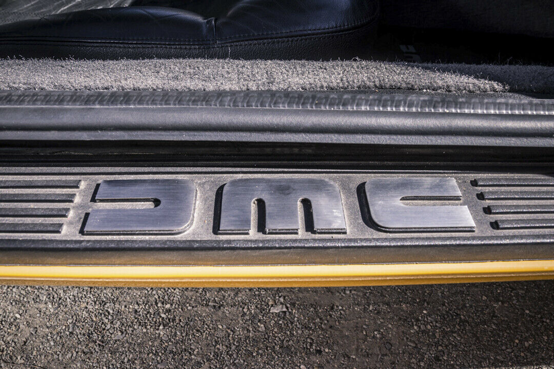 In den ersten Monaten verkaufte DeLorean viele Autos. Doch es gab Qualitätsprobleme und Produktionsmängel. Insgesamt wurde der Wagen nur zwei Jahre lang gebaut