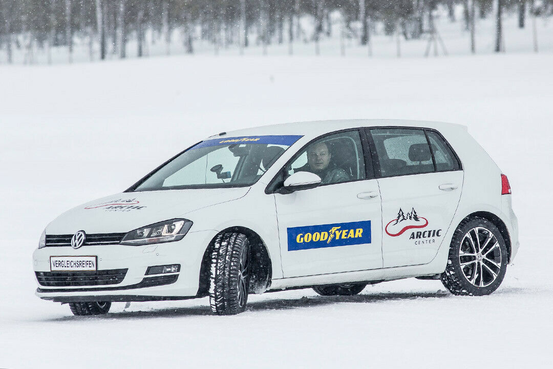 Kein Schummeldiesel: Wegen der Temperaturen fahren die Tester praktisch nur Benziner