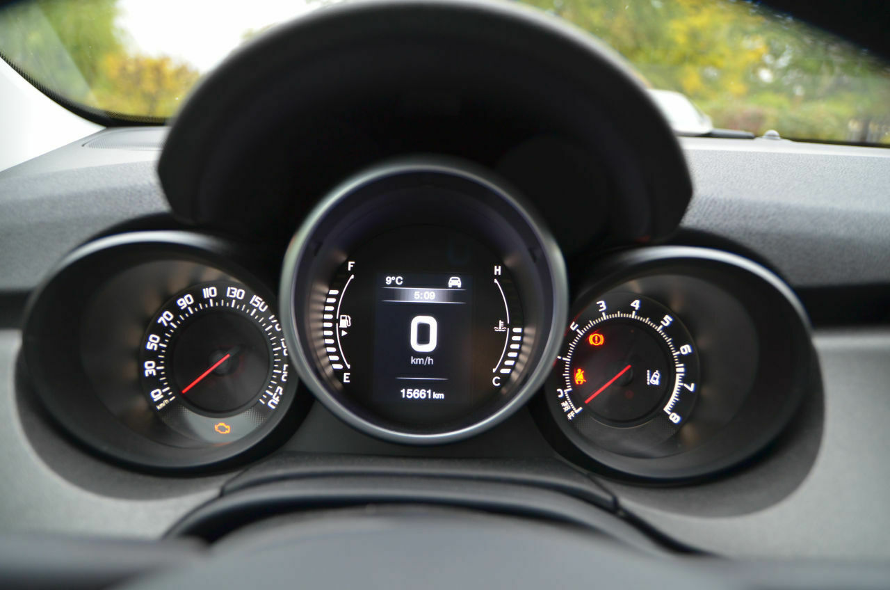 Kleiner Tacho und Drehzahlmesser