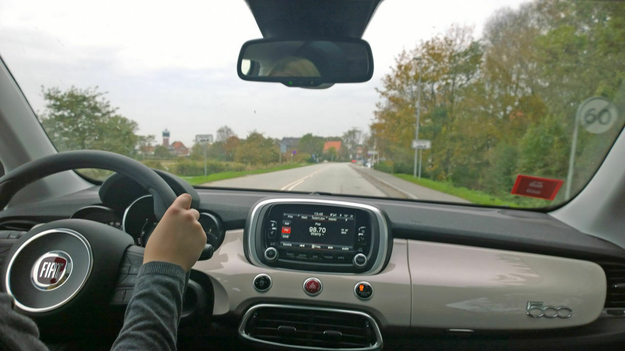 Wiebke testet pers&ouml;nlich das Platzangebot als Fondpassagier