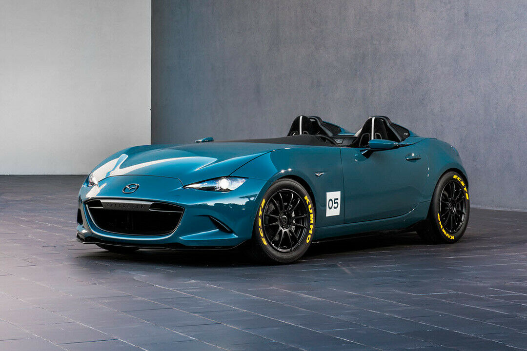 Mazda MX-5 Speedster: Den Fahrer schützt nur ein Windabweiser, eine Frontscheibe gibt es nicht