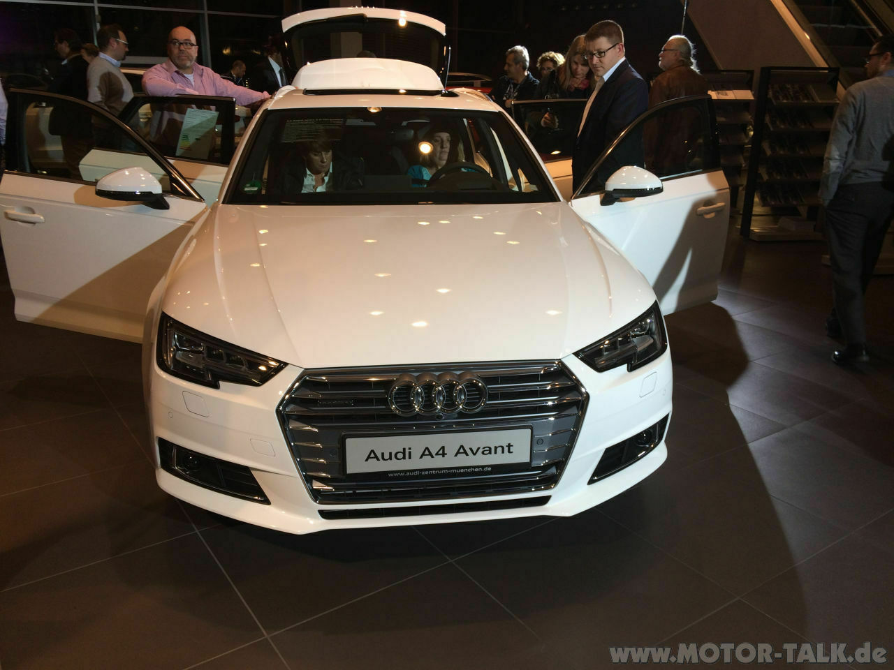 Erste Fotos vom neuen A4 / B9