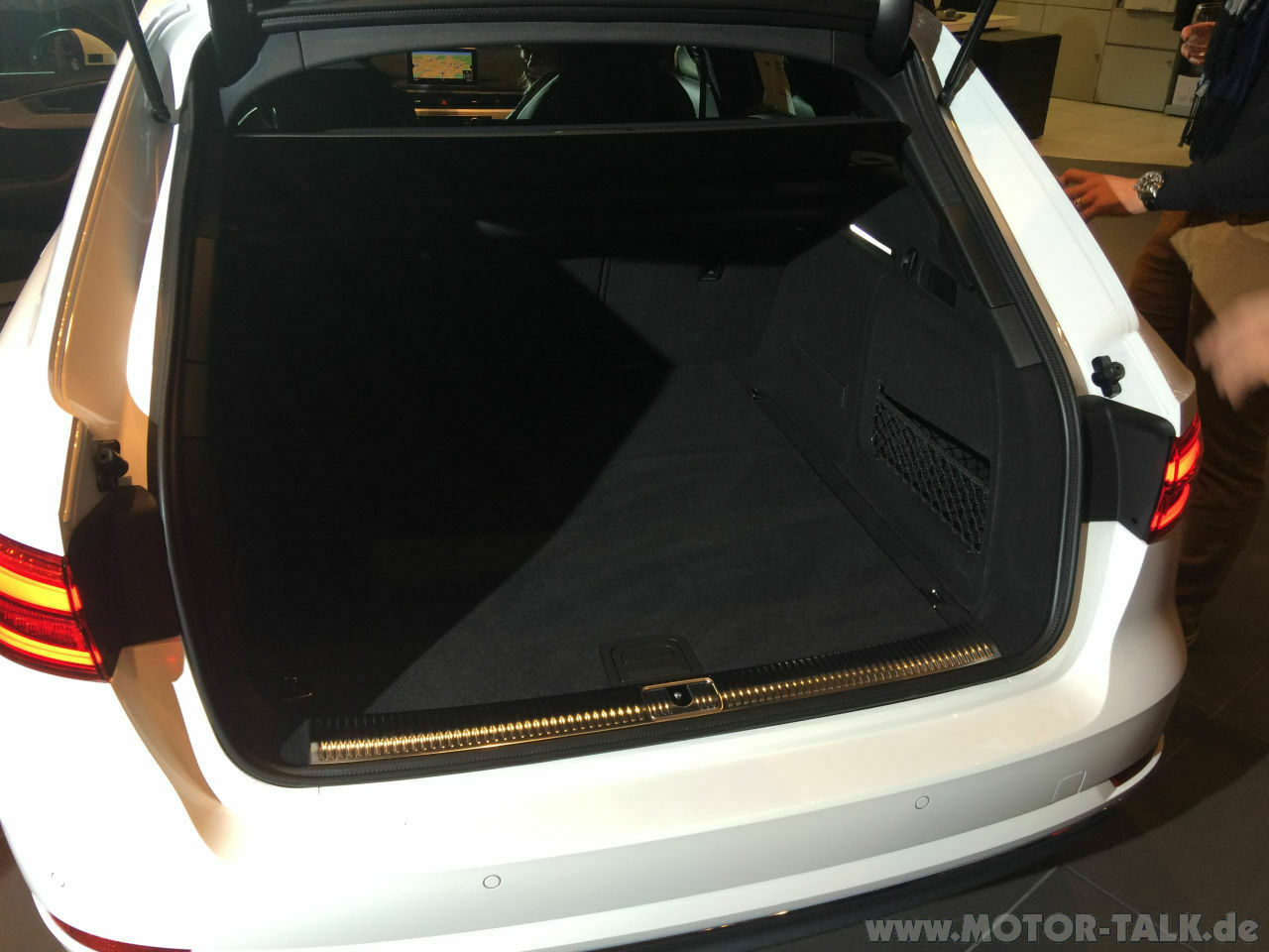 Erste Fotos vom neuen A4 / B9