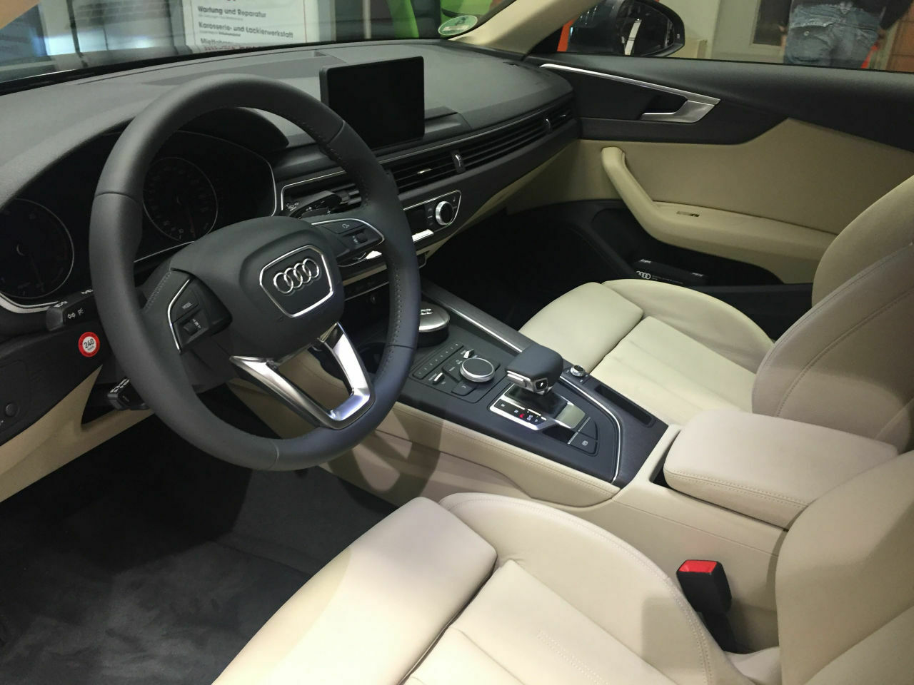 Erste Fotos vom neuen A4 / B9