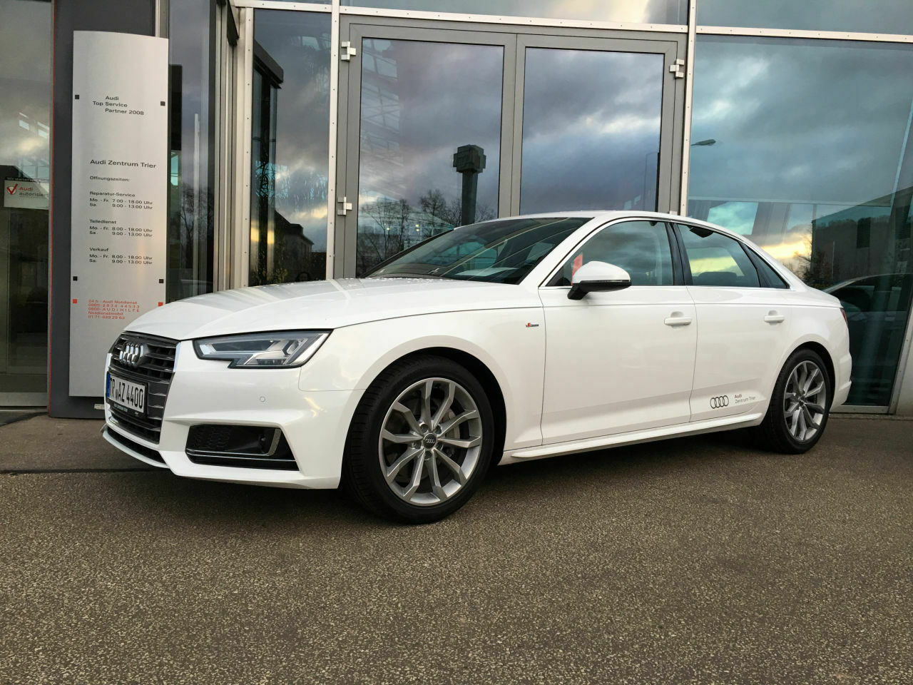 Erste Fotos vom neuen A4 / B9