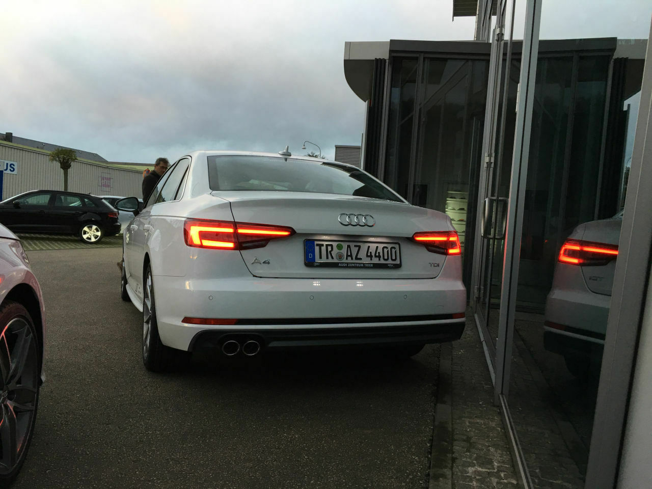 Erste Fotos vom neuen A4 / B9