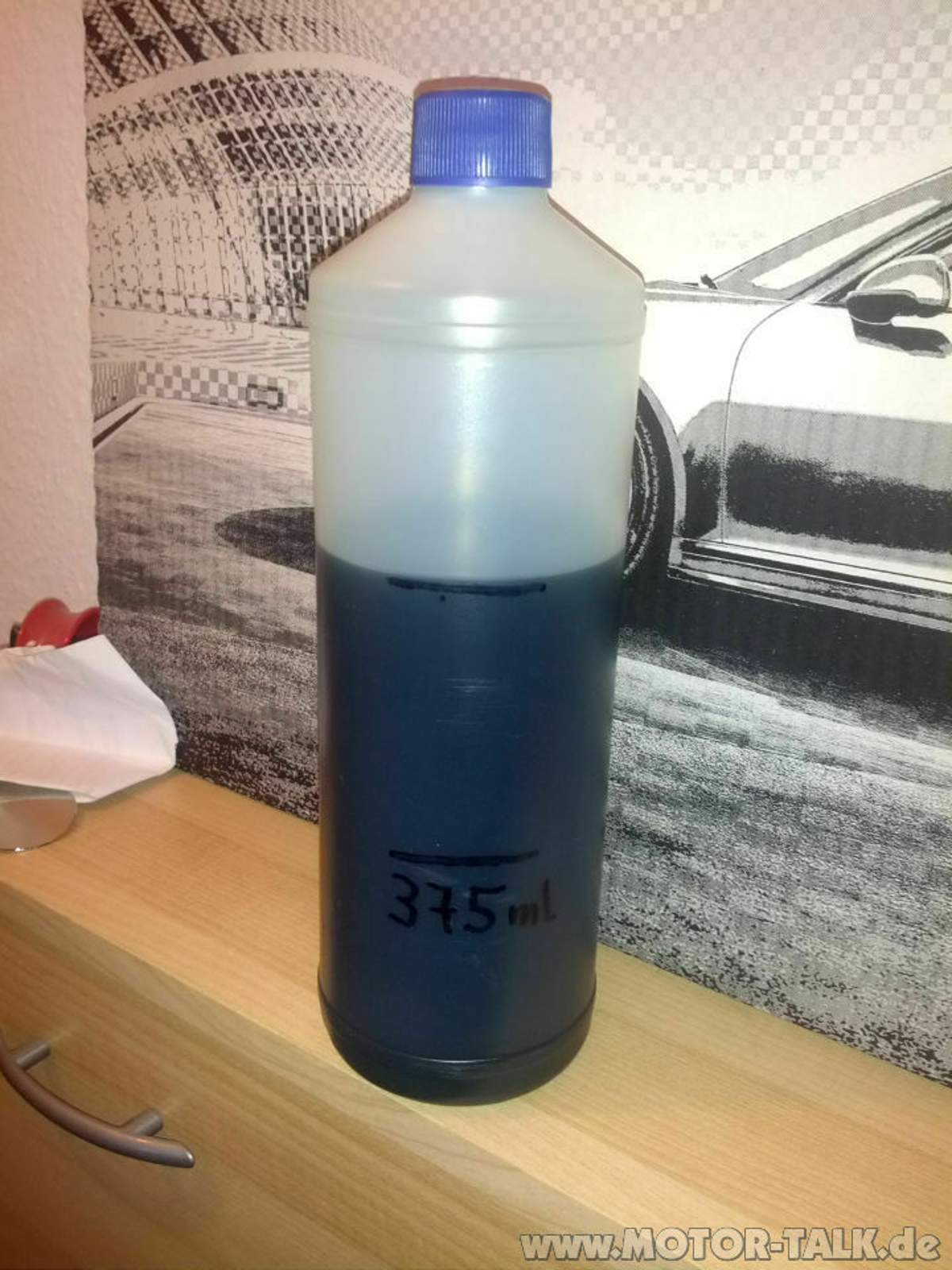Flasche für zwei Tankfüllungen