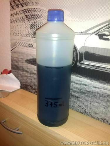 Flasche für zwei Tankfüllungen