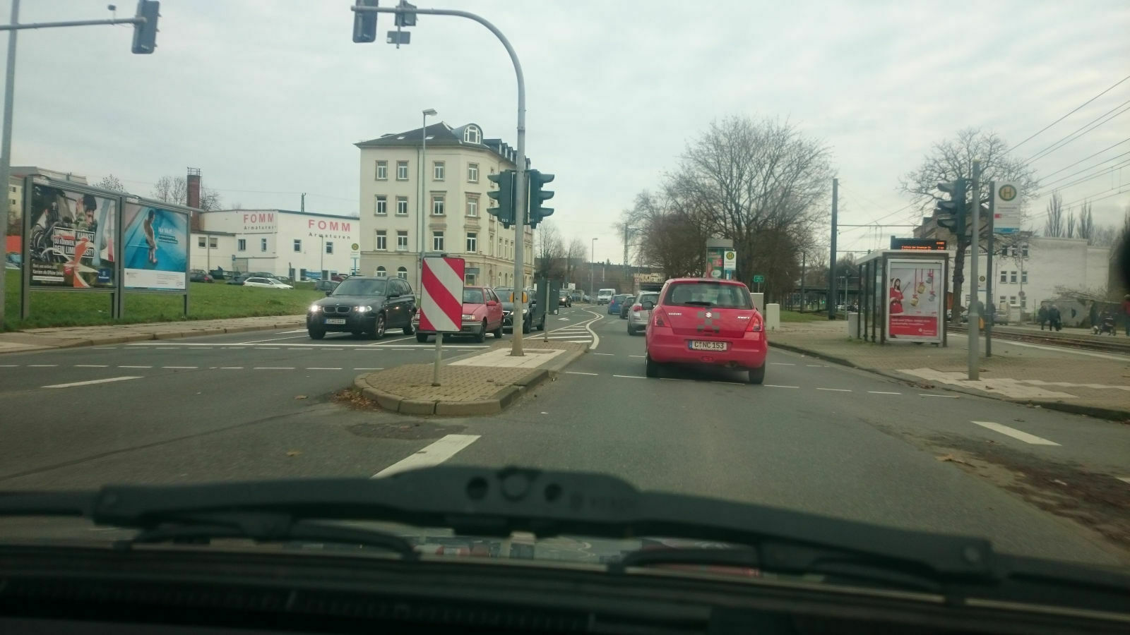 Der Schrottplatz - Spiegelsymmetrisch des Showrooms