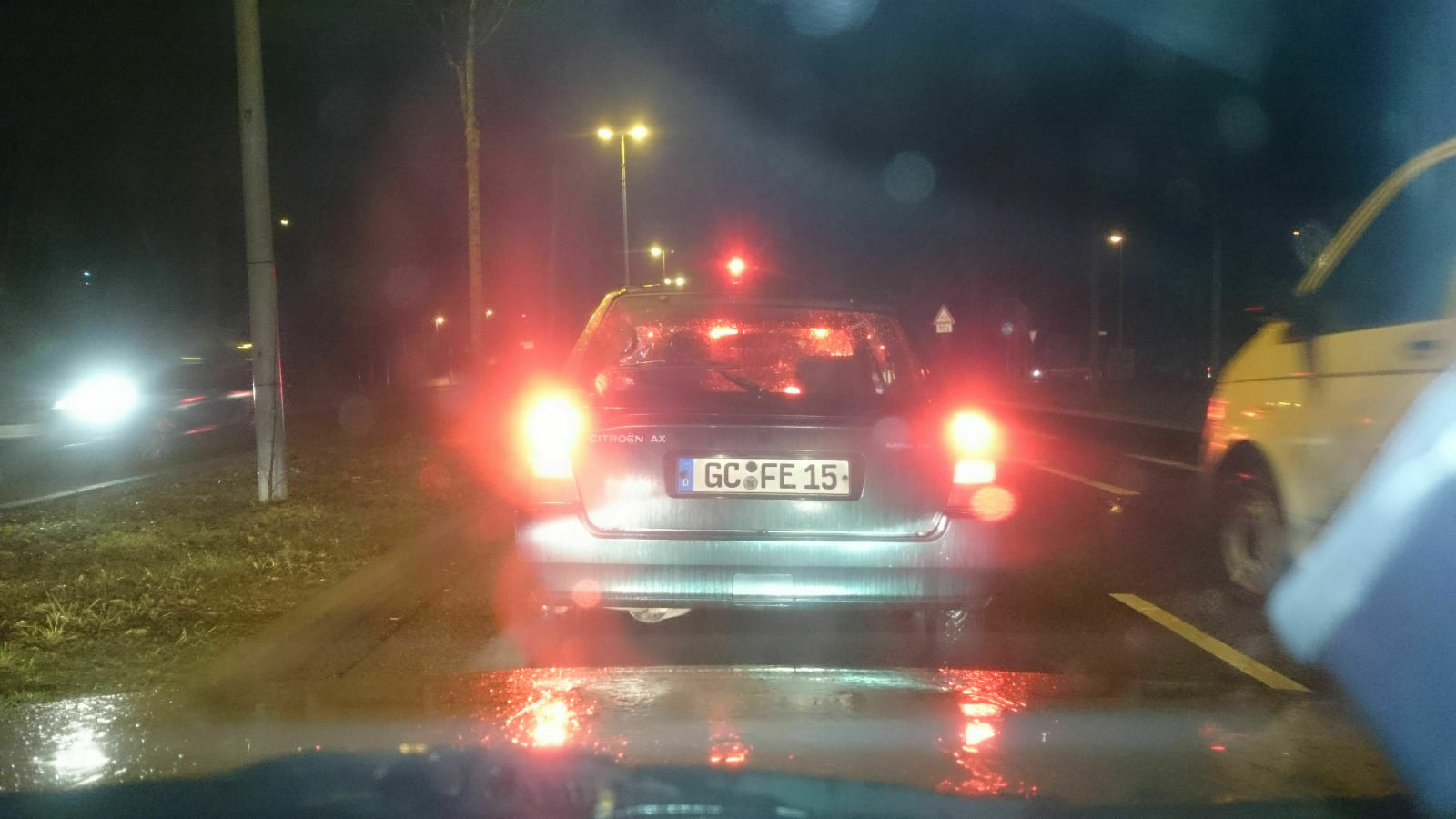 Der Schrottplatz - Spiegelsymmetrisch des Showrooms