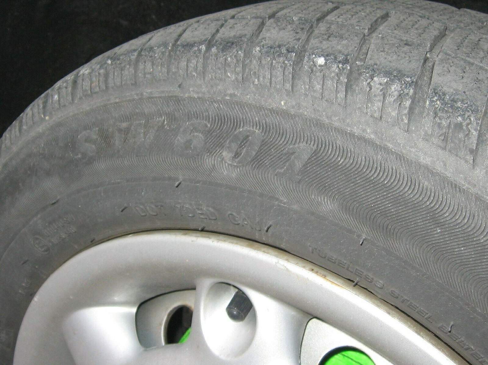 winterreifen-goodride-sw-601-175-65-r14-ca-6-mm-profil-4-winter