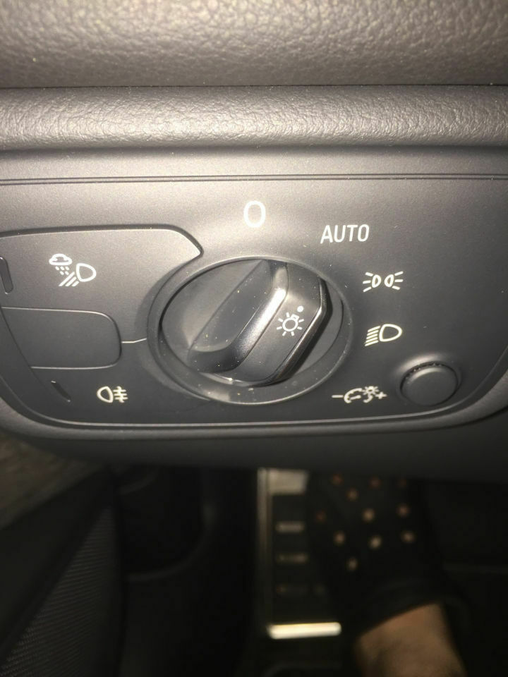 Der Lichtschalter und das Knie