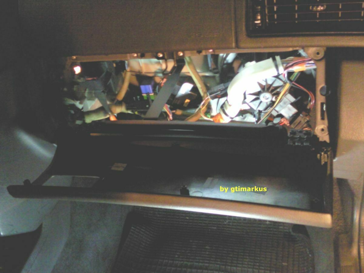 V70 mit feuchtem Teppich