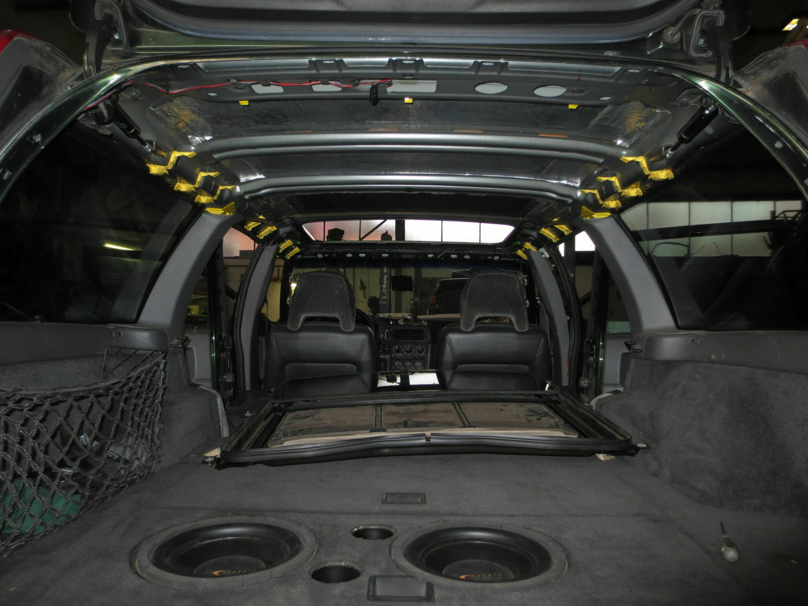 V70 mit feuchtem Teppich