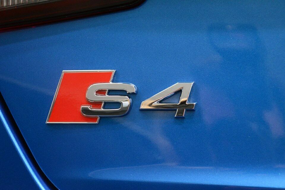 Erste Fotos vom neuen A4 / B9