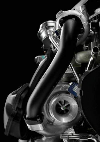 New-volvo-d5-twin-turbo-diesel-engine-1