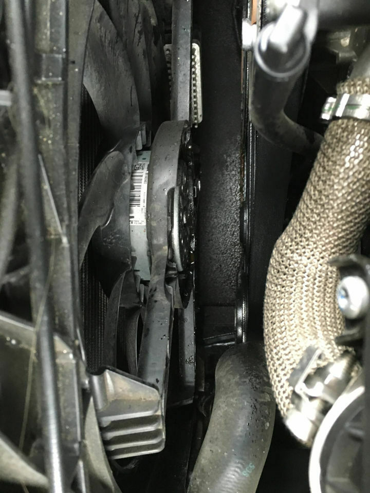 Kühlmittelverbrauch und Flüssigkeit zwischen Zylinderbänken