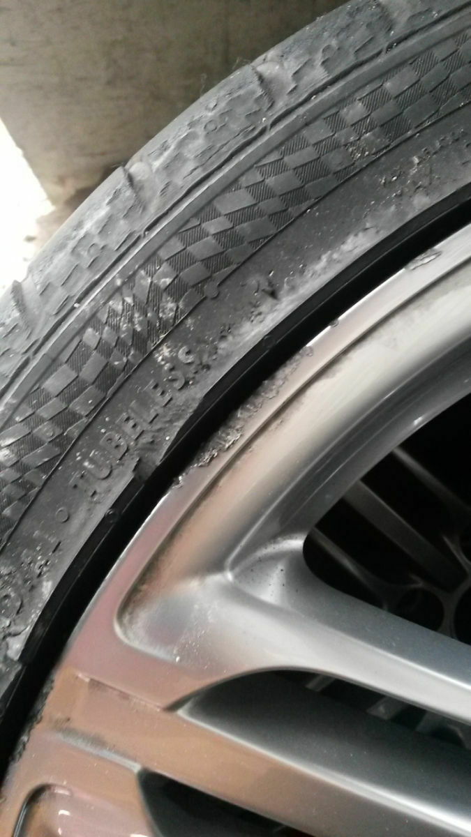 Diverse Änderungen -Frontgrill-Heckdiffusor-Felgenschaden