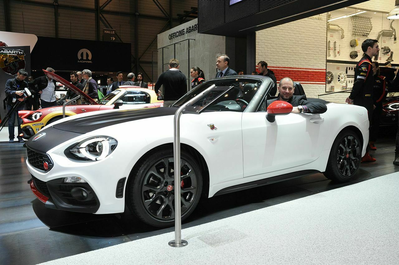 MT-Redakteur Timo Friedmann hat sich in Genf die neue Abarth-Version des Fiat 124 Spider angesehen