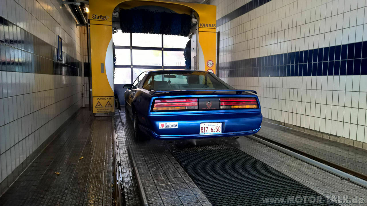 wp-20151212-11-49-31-pro
Die einzige Waschanlage, die der Firebird bei mir jemals von innen gesehen hat. Es war leider gerade nichts besseres in der Nähe.