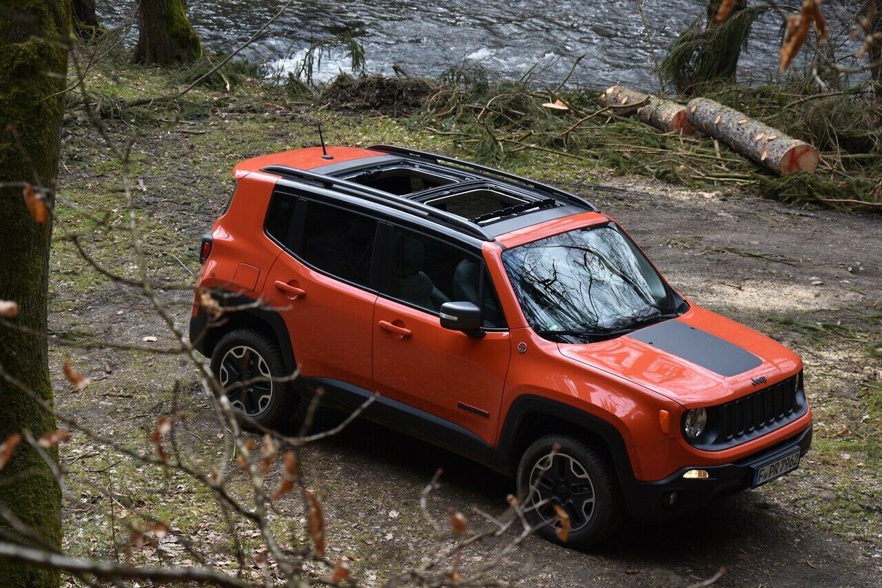 Der Renegade Trailhawk mit Glasdach