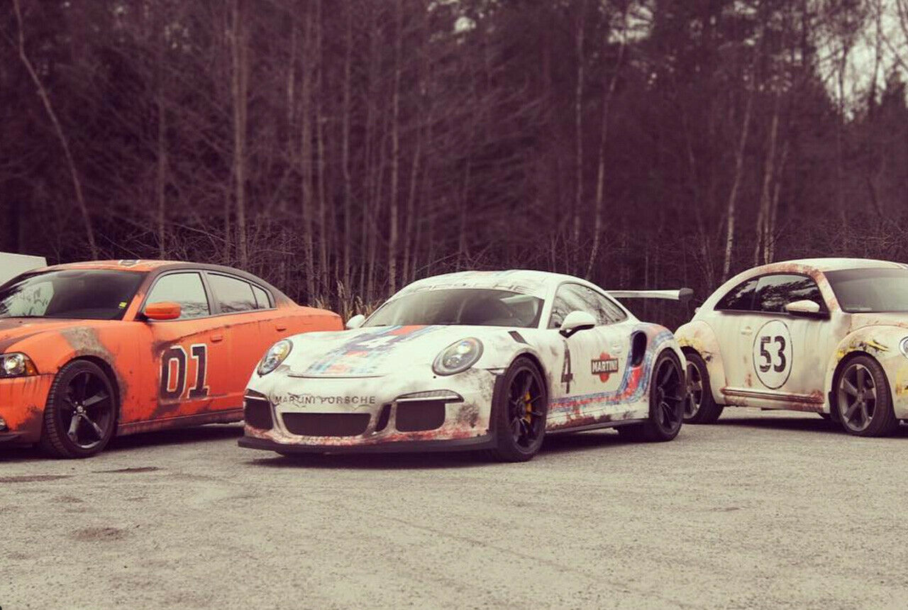 Folierer Wrapzone stellt ihn zusammen mit einem Dodge Charger und einem VW Beetle vor