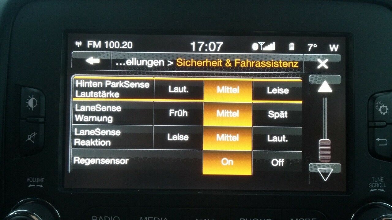 Die Lautst&auml;rke des Parkpiepser l&auml;sst sich im Men&uuml; einstellen