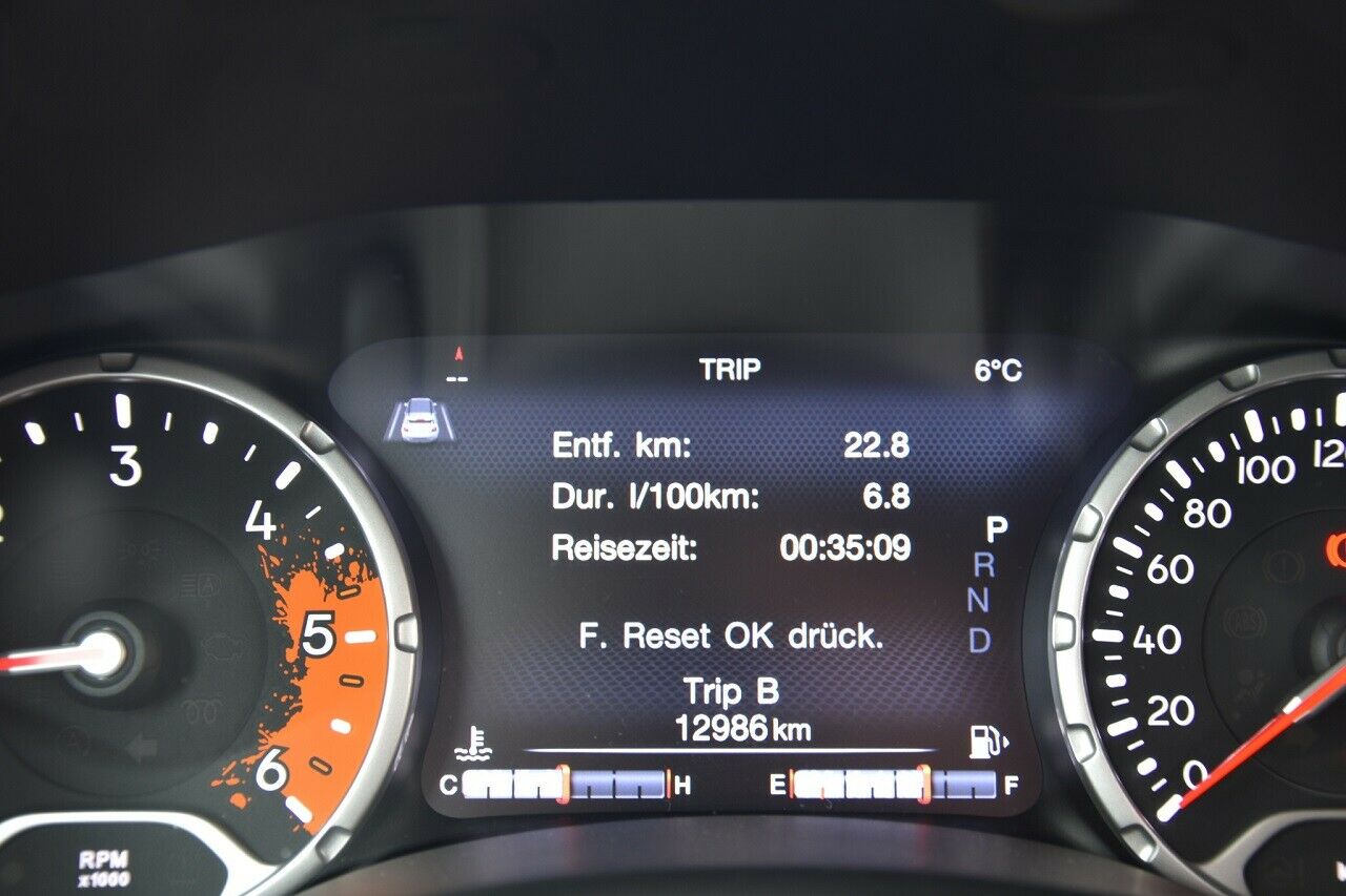 Der Bordcomputer zeigt die wichtigsten Infos an