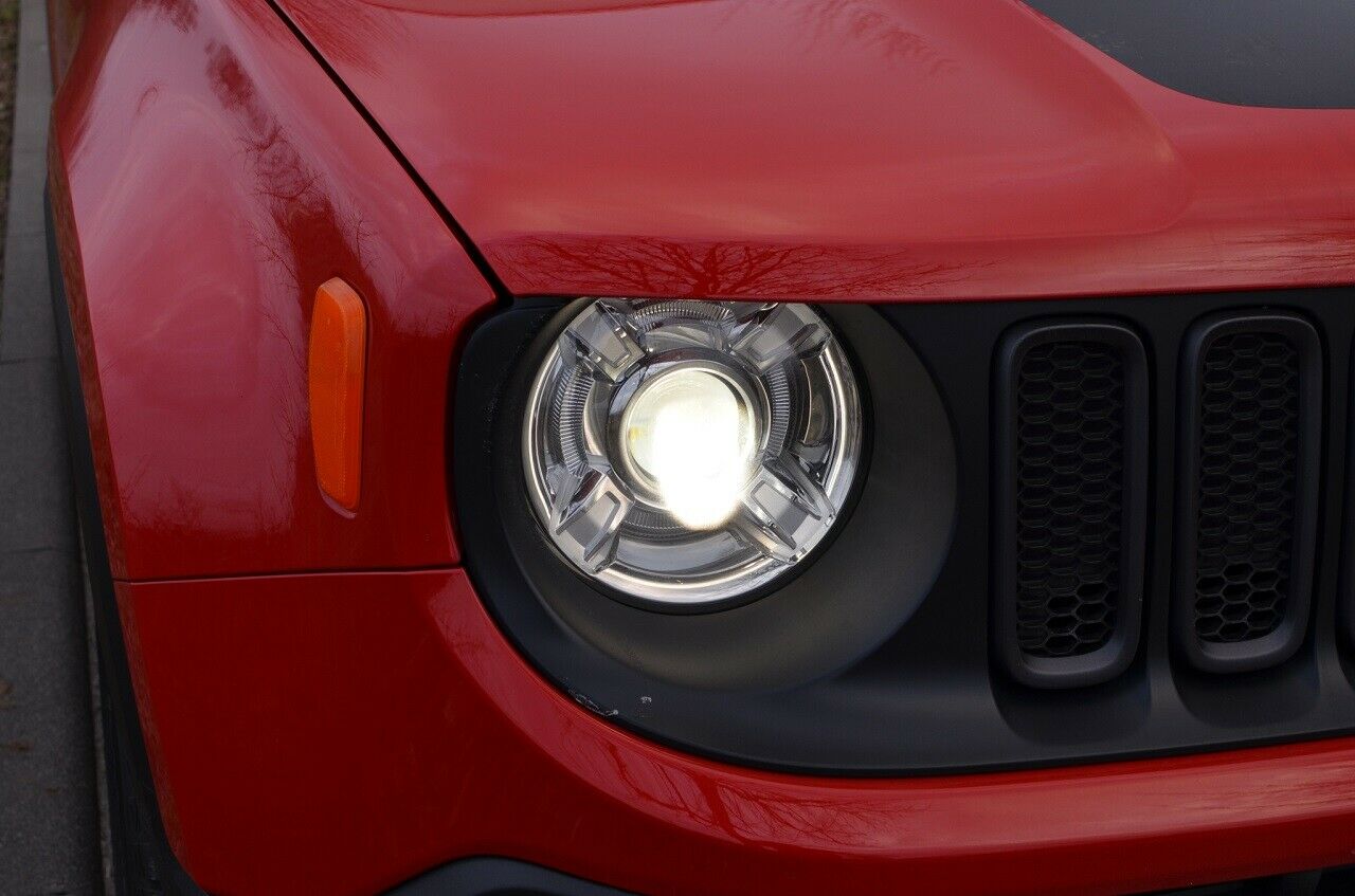 Da das Xenonlicht mit 25 W funktioniert, braucht es keine automatische Leuchtweitenregulierung