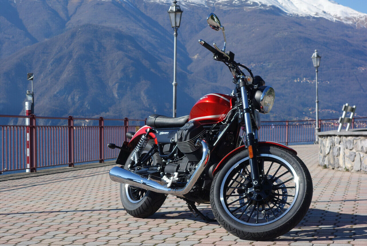 Die Ausstattung der V9 Roamer ist mit einer elektronischen Traktionskontrolle, einer Wegfahrsperre sowie einem USB-Anschluss f&uuml;r diese Fahrzeugkategorie sehr gut