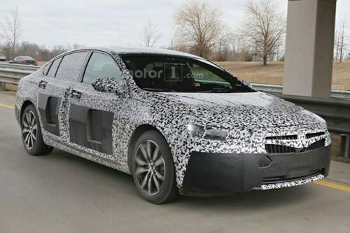 Buick-regal-spy-photo-1
