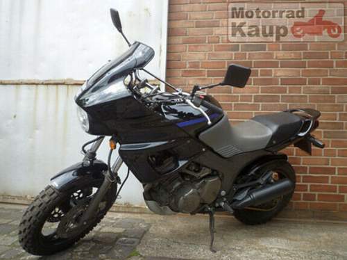 Yamaha-tdm-850-mit-stollenreifen