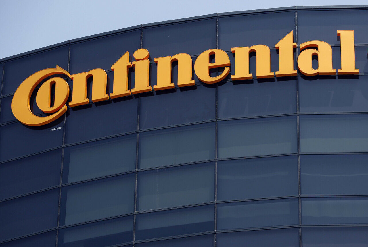 Continental investiert eine Million Euro in die Digitalisierung des eigenen Archivs. Zudem setzt sich ein Historiker mit der Firmengeschichte neu auseinander