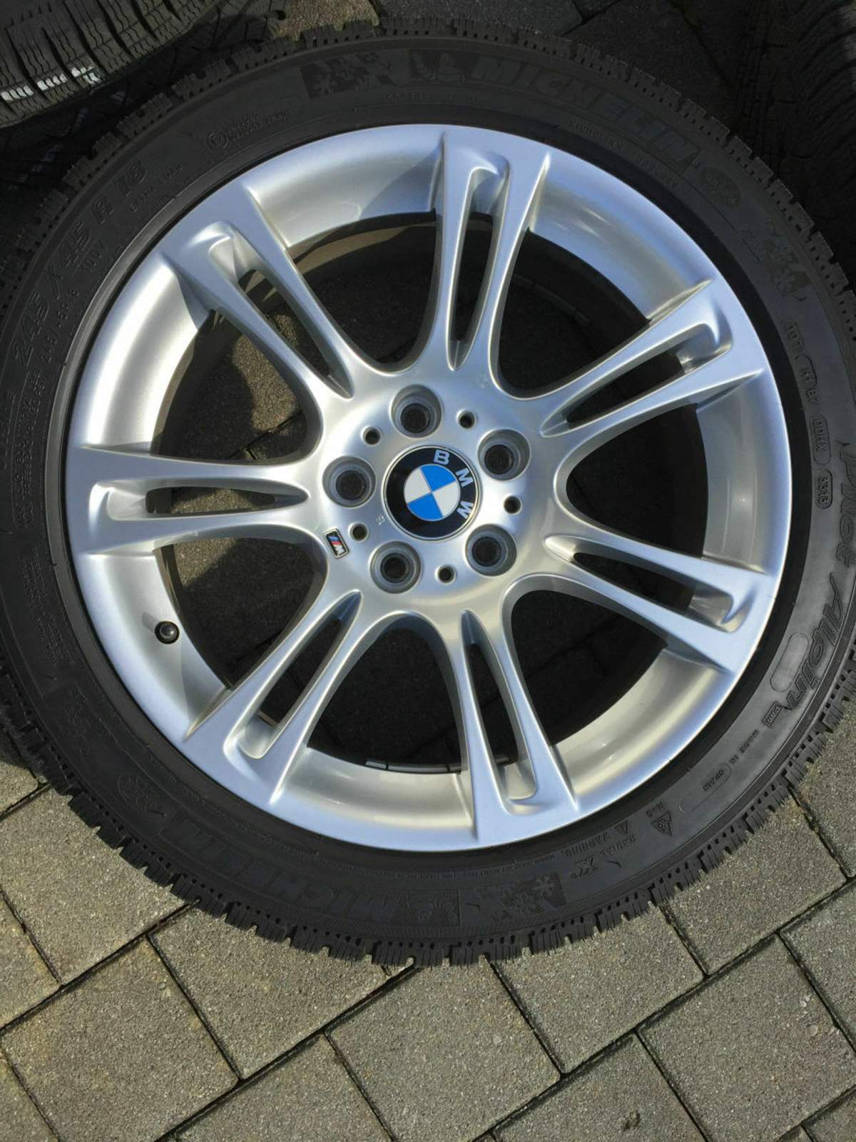 Felge 3 : Original BMW Winterkompletträder M Doppelspeiche 350 / 18 ...