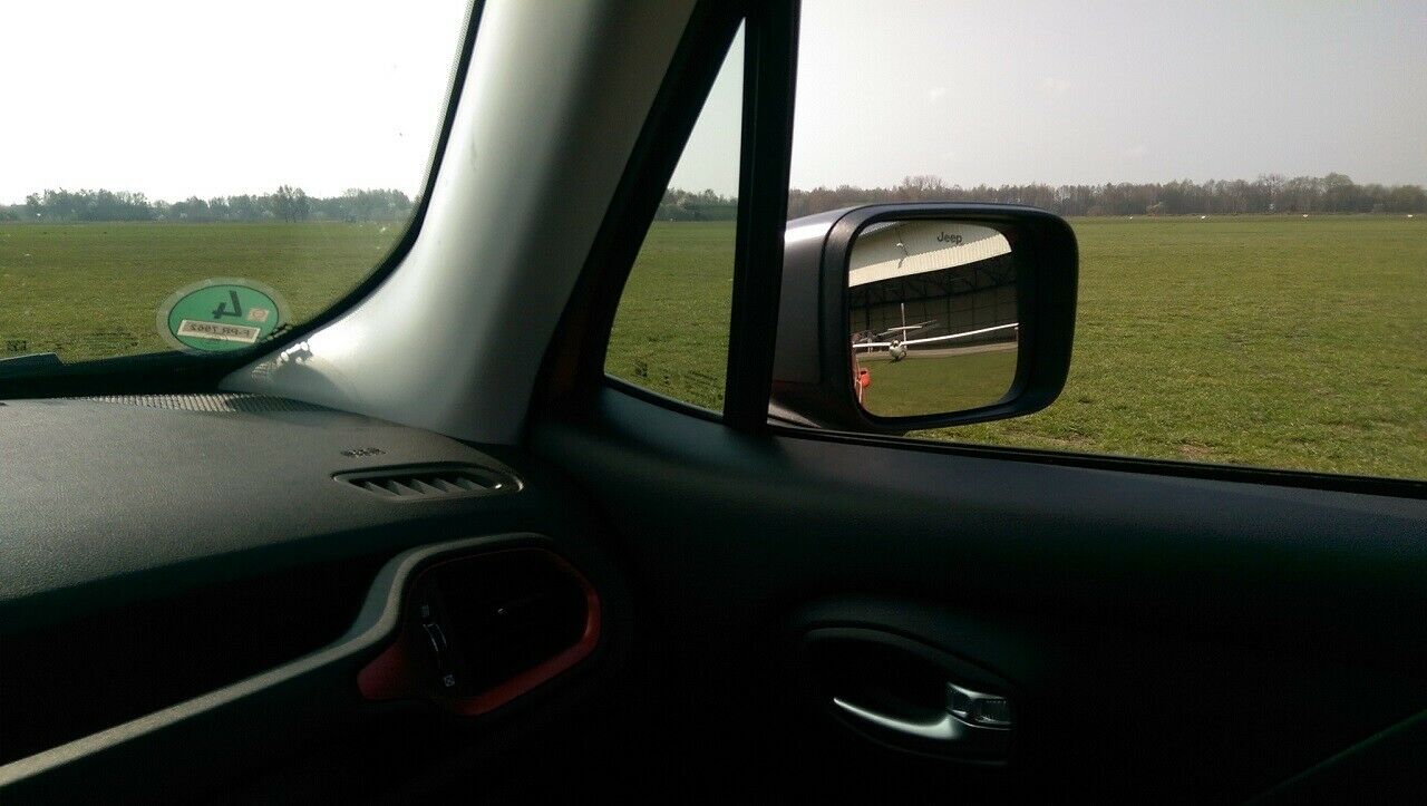 Leichtflugzeug im Schlepptau