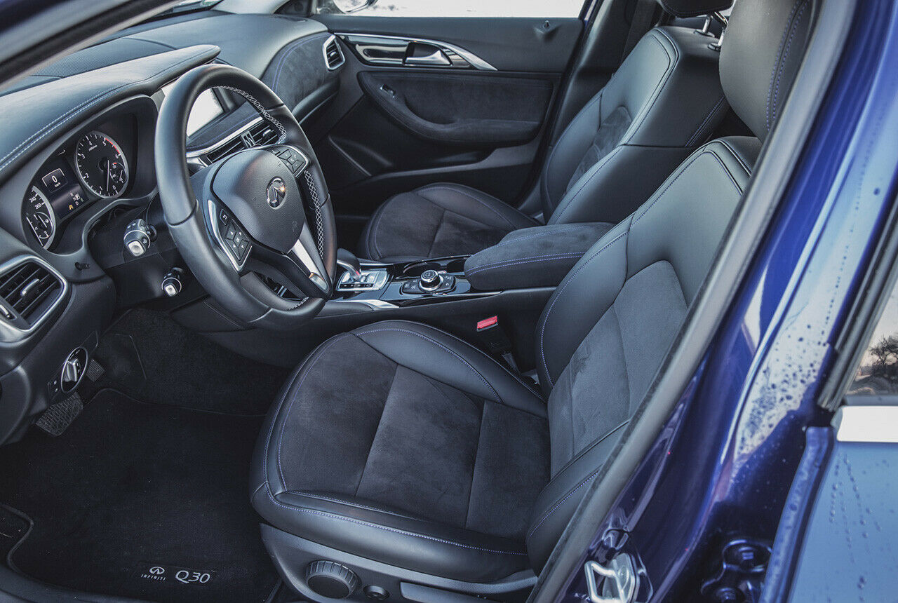 Die Sitze empfanden wir als bequem und sie bieten einen weiten Verstellbereich. Wir fanden auf Anhieb eine passende Sitzposition