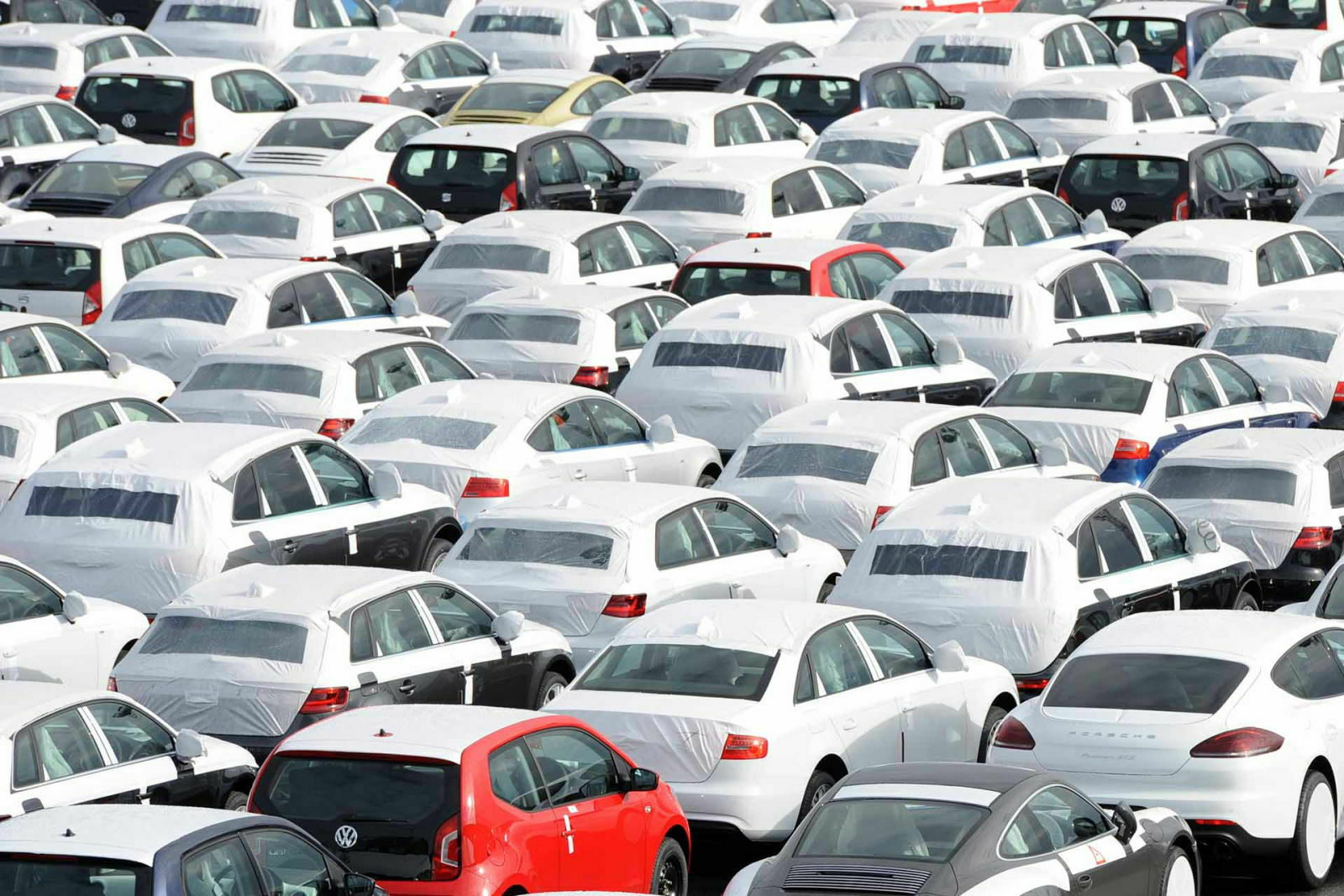 Das OLG Hamm hat entschieden: Neuwagen d&uuml;rfen maximal zw&ouml;lf Monate alt sein