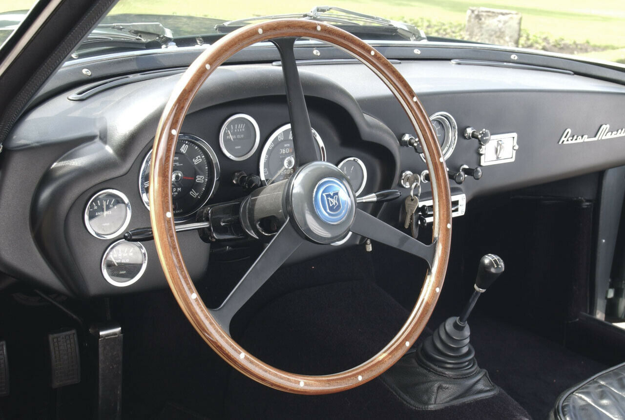 Es entstanden vier fehlende Exemplare, 1996 folgten zwei weitere