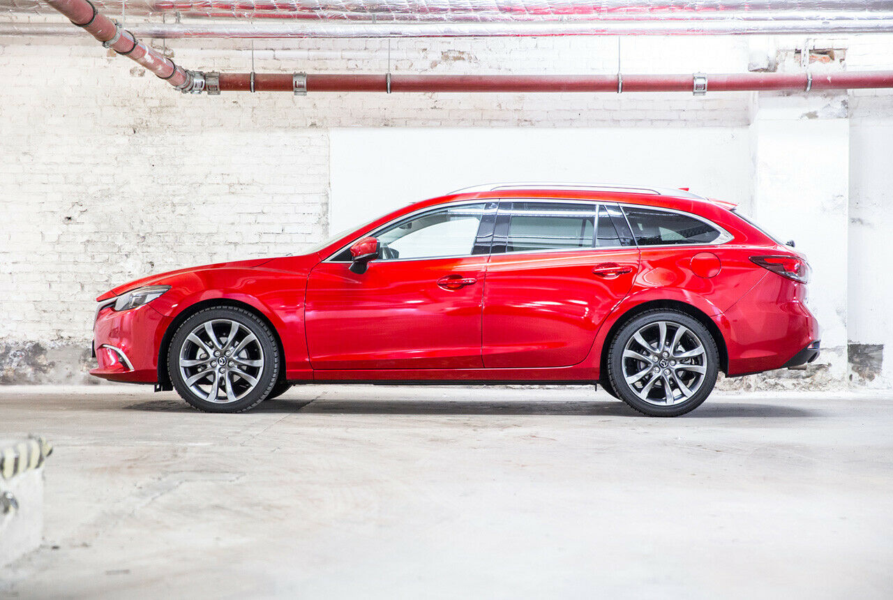 Der Radstand des Mazda6 beträgt 2,75 Meter, die Gesamtlänge des Kombis liegt bei 4,80 Metern