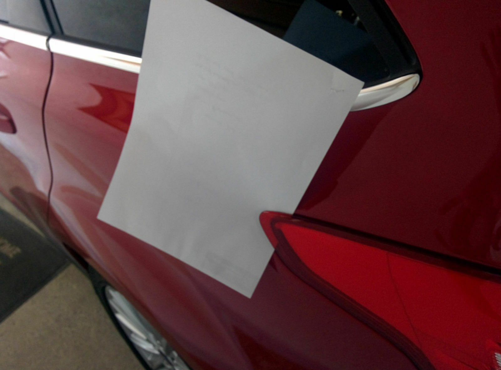 Türgriff schlägt auf Lack! Facelift- oder generelles Problem?