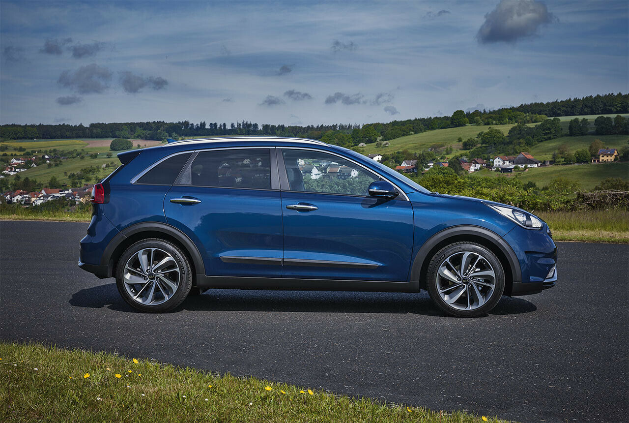 Der Kia Niro misst 4,36 Meter in der Länge und bewegt sich damit am unteren Ende des Kompakt-SUV-Segments