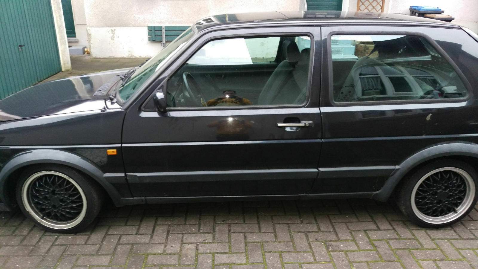 Imag0347 : Verkaufe hier einen VW Golf 2 BJ. 90 Sehr gut in Schuss ...