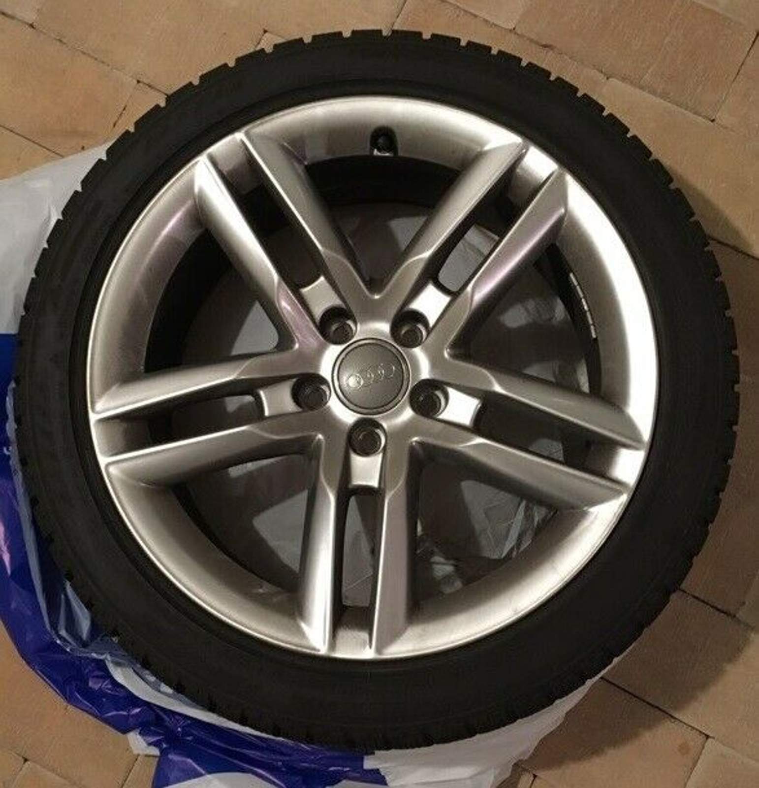 Rad 3 Audi A5 sline Felgen 18Zoll mit Winterreifen Biete 208470841