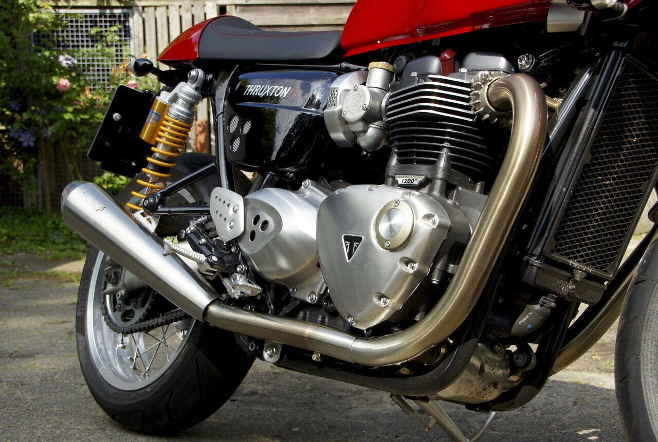 Triumph Thruxton R: Alu, Chrom und Lack, aber keine Verkleidung: Das sieht verdammt gut aus