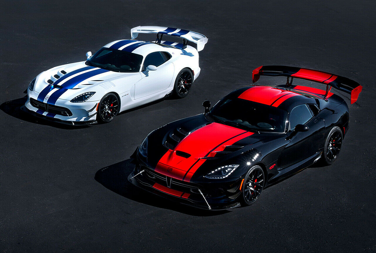 Links: Viper GTS-R Commemorative Edition ACR. Rechts: Viper Voodo II Edition ACR