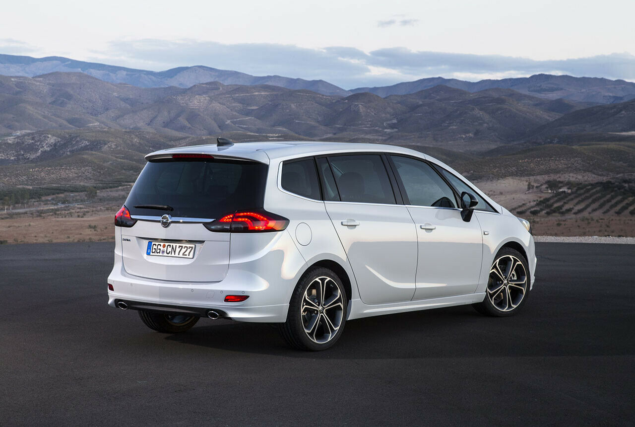 Das Heck des Opel Zafira wirkt nur leicht modernisiert, technisch bleibt alles beim Alten