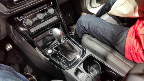 R-Line Mittelarmlehne Leder